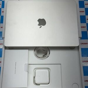 当日発送可　MacBook Air M2 2022 8GB 256G MLY13J/A 新品同様 中古[27800595]