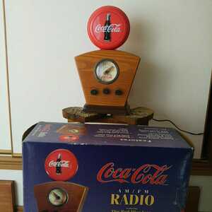 1996 Coca-Cola アンティーク コカ・コーラ 木製ラジオ　featuring The Red Disk Icon 縦38.7cmx横24cmx底12.5cm