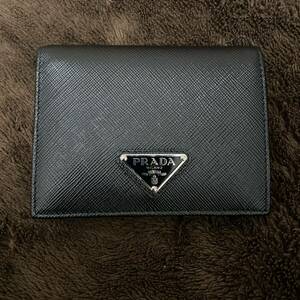 PRADA 財布