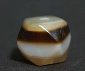 【寂】メノウ 瑪瑙 14面体 茶白色 面取根付 緒締玉 提げ物 装飾品☆時代物☆s60321