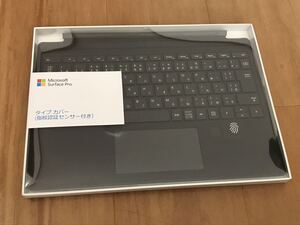 送料無料！ Microsoft タイプカバー 指紋認証センサー付 キーボード GKG-00019