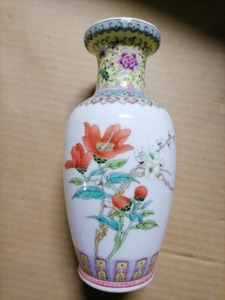 中国美術 景徳鎮 粉彩花図花瓶 高20.5cm TO4861F5R9L