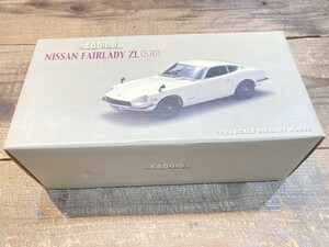 エブロ 1/24 ニッサン フェアレディZL S30 レッド PREMIUM COLLECTION 24008 [36-9107]