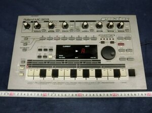 L5902 Roland MC-303 グルーヴボックス groovebox