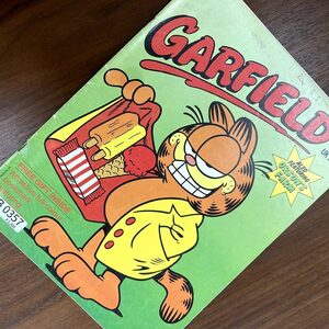 B0357 「GARFIELD」 ガーフィールド　 コミック　 古本　雑誌　マガジン