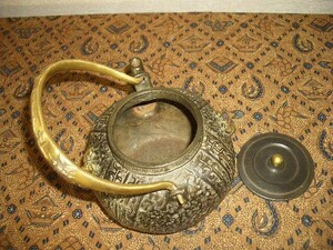 鉄製茶壺・鉄瓶（１２４）