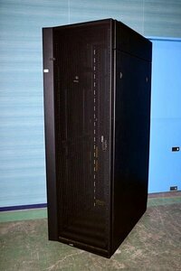 神神 013 IBM　サーバーラック 　7014-T42　/　カギ付き 42Uラック (※送料0円では無い/別途掛かります)