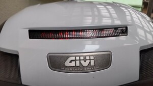 気に入ってましたが新しいのを購入　givi e470 比較的にキレイです ストップランプ点灯　バックレストあると嬉しいですよね