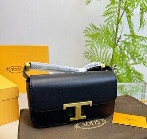 TOD’S トッズ　T タイムレス レザー ショルダーバッグ 通勤　通学　おしゃれ　バッグ　美品　