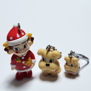 サンタペコちゃん & ペコちゃんの犬2匹 全長約4.7cm (ペコちゃん) クリスマス サンタ衣装