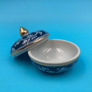 【11797P092】タイ製 香合？ ハンドペイント 陶器 焼物 ブルー 青系 蔦柄 煎茶道具 茶道具 レトロ インテリア 置き物 コレクション