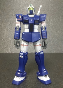 ★MG 1/100 RGM-79 ジム Ver.2.0 スレッガー・ロウ専用機 改修塗装済完成品 スレッガー専用ジムライトアーマー