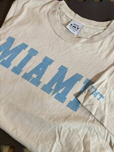 TMT ティーエムティー　半袖Tシャツ　MIAMI プリント　カーキ系　size:M