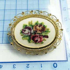 美品　オーストリア　刺繍　花　ゴールド　ブローチ　No.5790