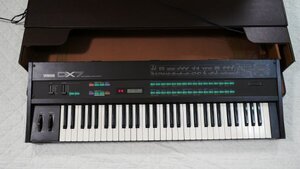 YAMAHA DX7 シンセサイザー