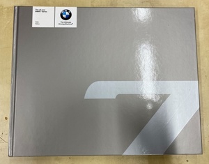 BMW 7シリーズ F01／F02 米国版 カタログ The all-new 101ページ サイズ : 約29.5cm x 約23.5cm 750i／750Li