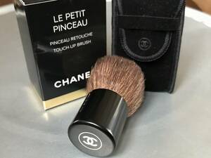 ★ CHANEL シャネル　プティ パンソー フェイスブラシ 未使用 定形外220円 ★