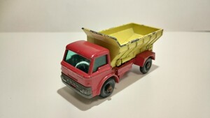 【中古品】ミニカー　イギリス製　LESNEY　マッチボッスシリーズ　GRIT SPREADING TRUCK