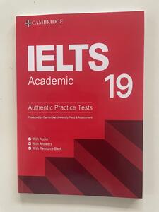 IELTS 19 academic including Compact Disc. FREE SHIPPING