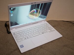 超軽量モバイル 第8世代 LIFEBOOK UH77/C3 Corei5 8GB SSD256GB アーバンホワイト