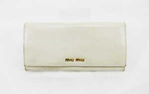 美品 ◆ miumiu ◆ ミュウミュウ ◆ レザー素材　長財布 ・ ウォレット ◆ ホワイト系 ◆　レターパック：送料250円
