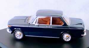 未使用！！　トロフィー　ＢＭＷ 　１６００　紺色　1/43