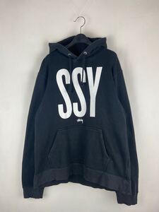 STUSSY ステューシー スウェット パーカー ビッグロゴ バッグプリント プルオーバー ブラック トップス