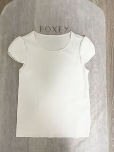 新品 タグ付き foxey フォクシーブティック 40 チューリップスリーブ　半袖 トップス FOXEY フォクシー ニット　カットソー