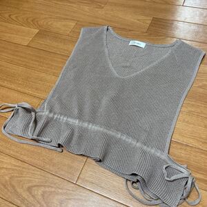 ☆新品☆ビスチェ　ベージュ　Mサイズ　しまむら好き様