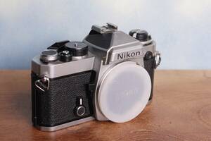 ※きれいな　Nikon　FE　ボディー　ニコン　（ラバーアイピース付き）　作動良好品　　送料600円