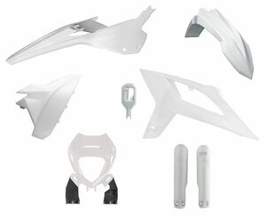 RTECH プラスチック外装７点セット BETA RR2T/RR4T WHITE