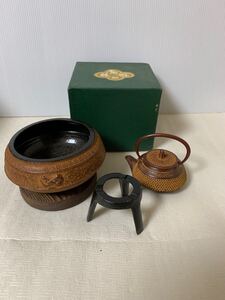 鉄器 ミニ豆火鉢 &ミニ五徳(灰皿 香炉)&ミニ急須 セット/茶器/水差し/鉄瓶/置物/部品取り用/金属経年/元箱か不明/小傷汚れ等