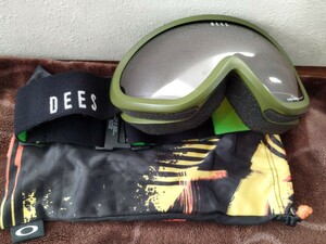 DEES スノーボード ゴーグル ソフトケース付 グラトリ パウダー ラントリ ジブ カービング OAKLEY SMITH DICE DRAGON VONZIPPER SPY SWANS