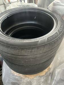 245/45R19 レグノ　2本