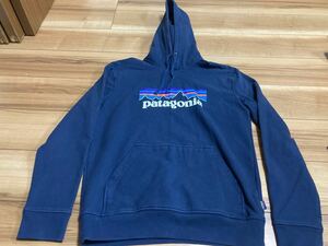 patagonia パタゴニア p6 アップライザルスエットパーカー　スウェット　トレーナー　ネイビー　レギュラーフィットSサイズ　厚手　