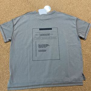 新品タグ付き140半袖Tシャツ グレージュ　後ろ長め　スリットあり