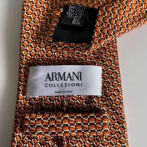 ARMANI COLLEZIONI（アルマーニコレツォーニ）茶色ベージュミクロブロックネクタイ