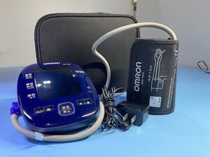 ★美品★OMRONオムロン【 上腕式血圧計 Bluetooth通信搭載 取説・ソフトケース付き 】HEM-7280T 健康用品 検査A