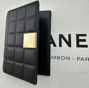 CHANELパスポート入れ　難あり