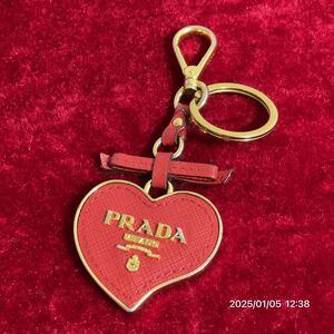 PRADA プラダ ブランドロゴ ハート リボン ゴールドカラー金具 レザー 革 キーホルダー キーリング チャーム 小物