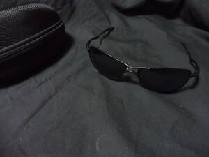 新品ケース付 OAKLEY　オークリー　金属フレーム　ブラック系　11