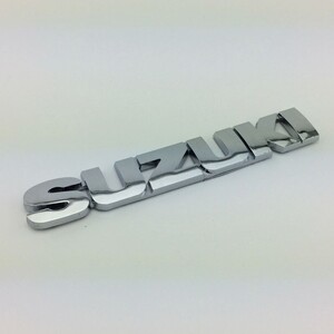 【ゆうパケット送料込】SUZUKI(スズキ) 3Dエンブレム(両面テープ付) メッキシルバー 縦2.5cm×横15.2cm プラスチック製 