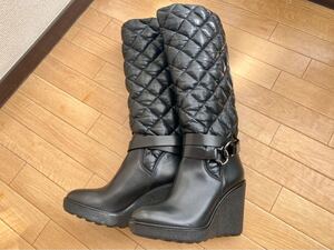 【美品】MONCLER/モンクレール NEW CERNOBBIO ダウンロングブーツ ロゴチャーム付 レザー 革 ブラック系 レディース 防寒靴 冬 ゴム底 保温