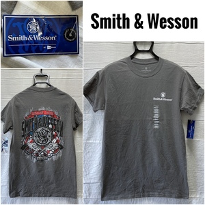 スミス & ウェッソン Tシャツ 未使用品 タグ付き Smith & Wesson フルカラーバックプリント US/S サイズ