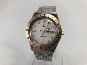 【風防カスタム!! 稼働美品!!】タイメックス・Q・デイデイト・ヴィンテージ風ウォッチ[TIMEX QUARTZ]クォーツ式メンズ腕時計【中古品】