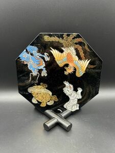 【O58-2】中国美術 八角盆 漆器 金彩色絵 四神 縁起物 床飾り