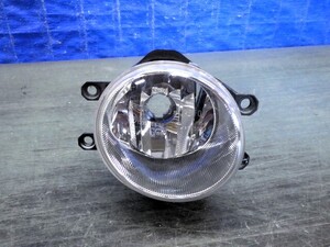 S751　プリウス　ZVW30　後期　右フォグ　12-580　アクア　NHP10　前期　美品