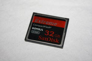 送料無料！　SanDisk　UDMA　32GB　CFカード①