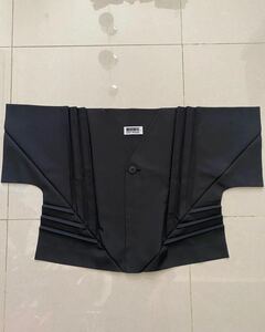 ISSEYMIYAKE 132.5 イッセイミヤケ　黒羽織り１つボタン　カーディガンジャケット　トップス　サイズ3 新品