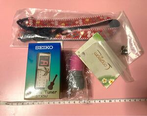 ウクレレ用アクセサリーセットで♪ チューナー ストラップ コードスタンプTAB譜 SEIKO STX5U 椰子の木柄 チロリアンテープ ハワイアン